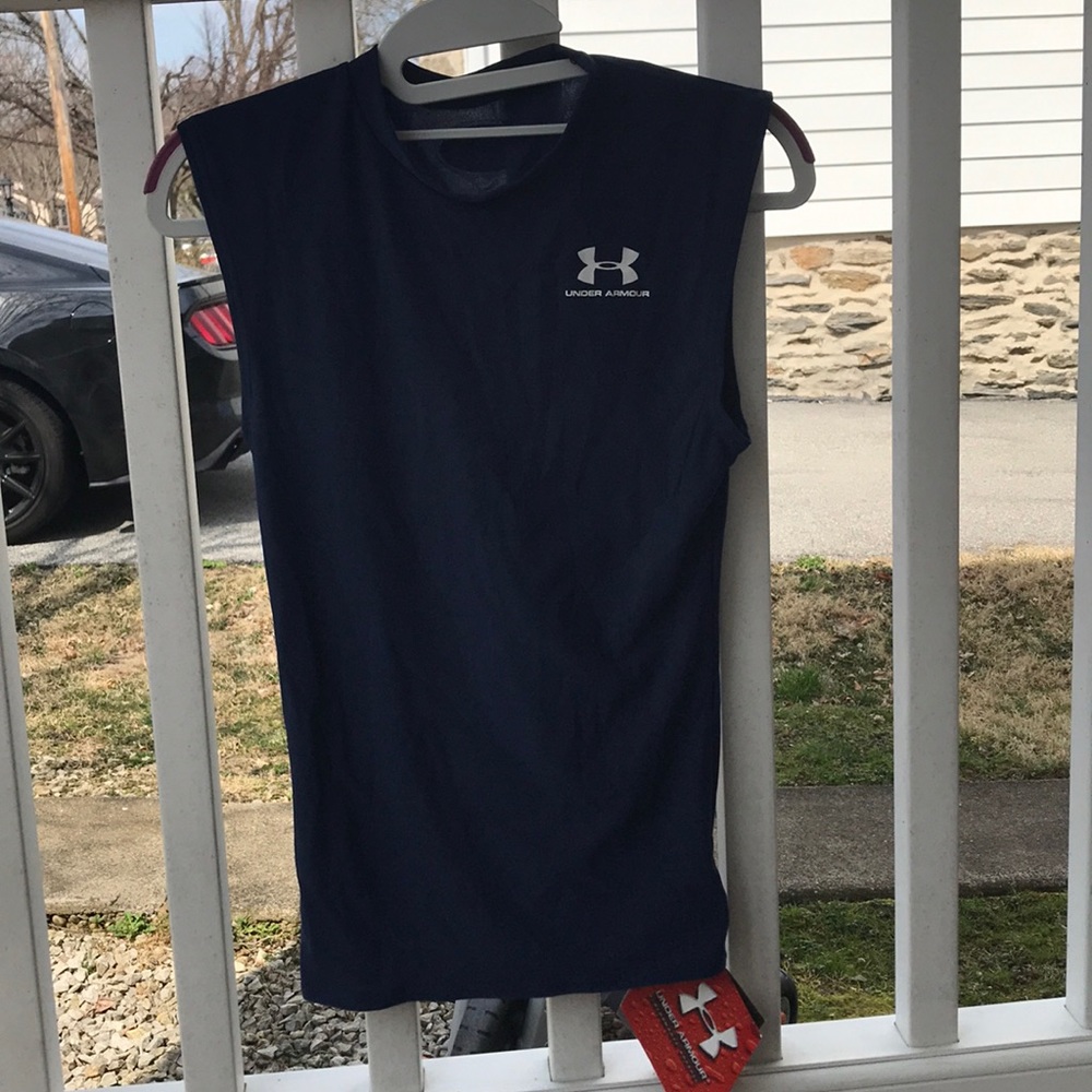 NEW small Under Armour sleeveless shirt